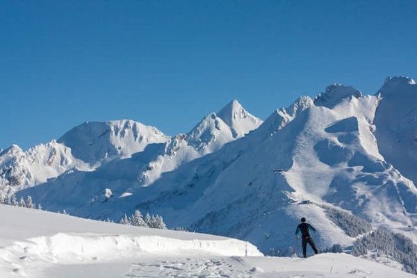 Votre Guide Ultime du Camping à Thônes en Haute-Savoie : Expériences Inoubliables et Sites Incontournables